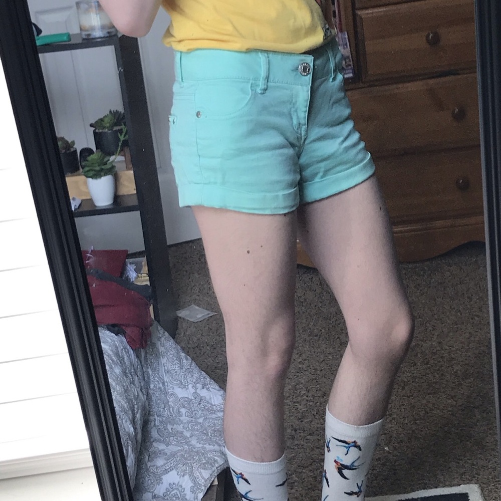 Teal Size1 ‘Celebrity Pink’ shorts